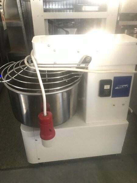Cuptor de pizza electric + malaxor